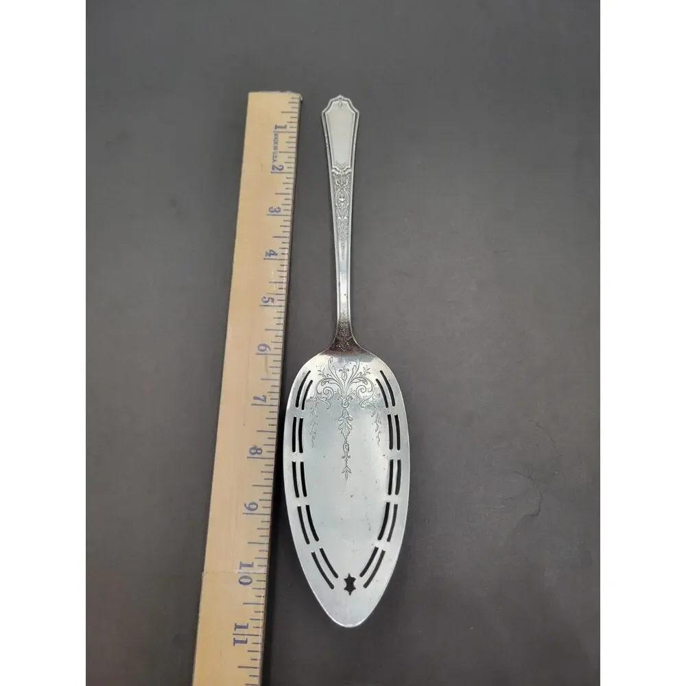 1847 Rogers Bros Ancestral Flatware Silverware Silver plated Cake Pie Server